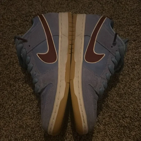Nike sb Philadelphia dunk size u.s 7 1/2 Slightly worn original box and laces.